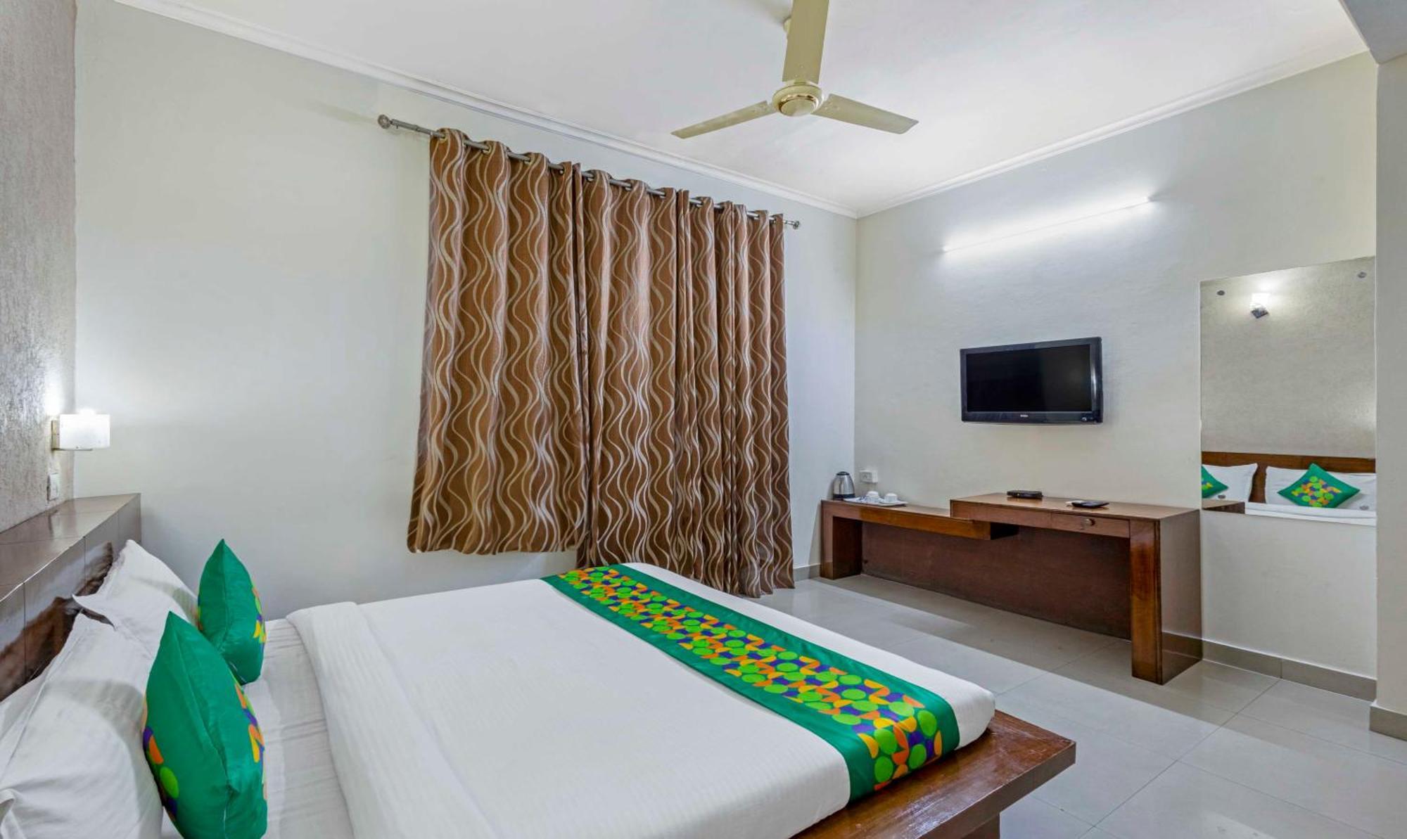Treebo Maurice Hotel Baddi Екстериор снимка